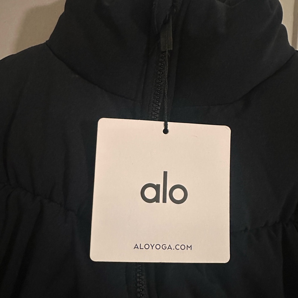 ALO Yoga Black Cropped Puffer Jacket with High Collar - Picture 7 of 8